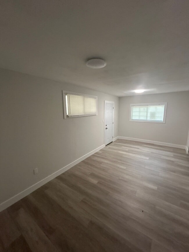 Building Photo - 3909 Mesilla Dr