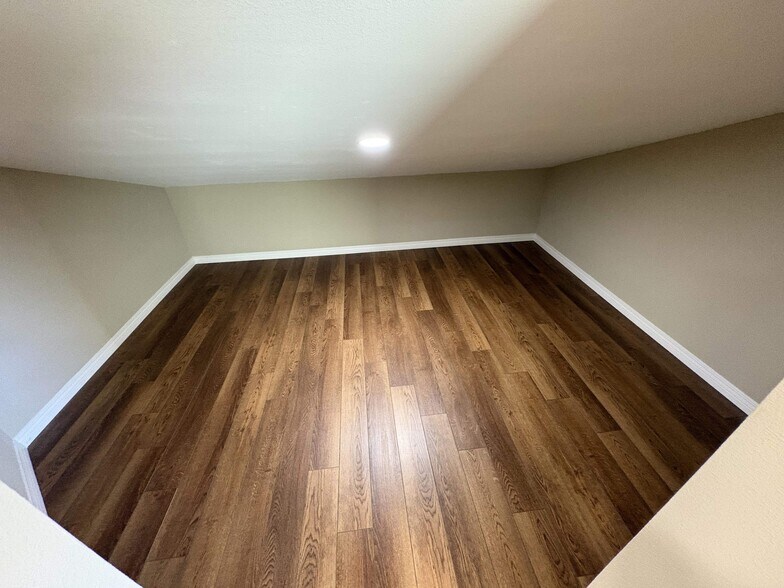 Building Photo - 5980 Tooley St