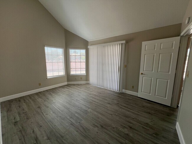 Building Photo - Beautifully Renovated 3-bedroom Home for Rent