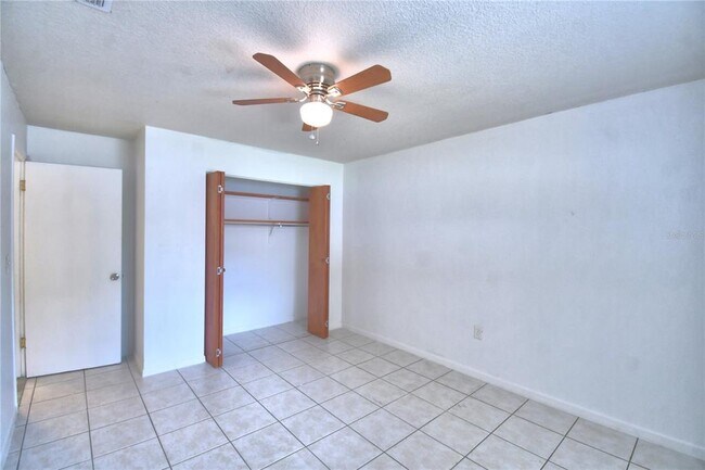 Building Photo - 914 Grape Ave