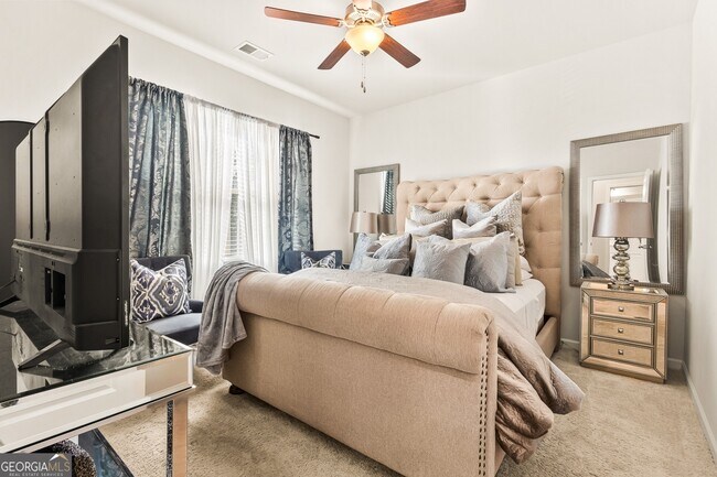 Building Photo - 295 Birdie Cir