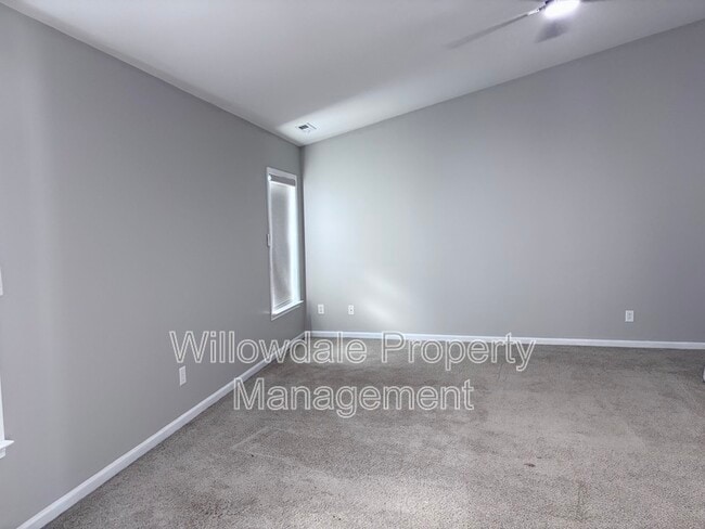 Building Photo - 624 Piper Stream Cir