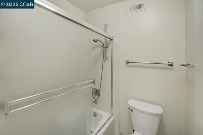 Building Photo - 3377 Rossmoor Pkwy