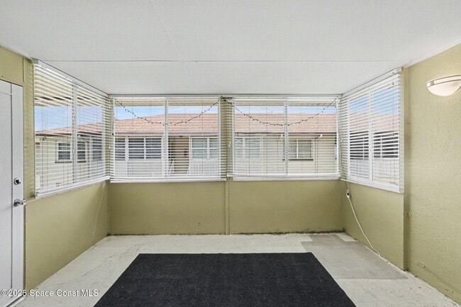 Building Photo - 1047 Small Ct