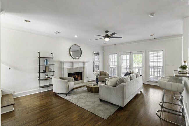 Building Photo - 78 Crumley St SE