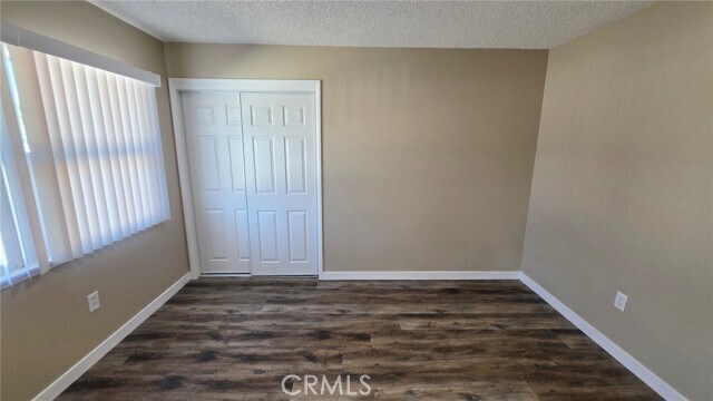 Building Photo - 8427 Oleander Ave