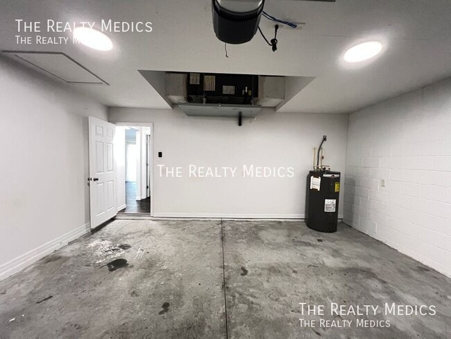 Building Photo - 125 Fisher Ct