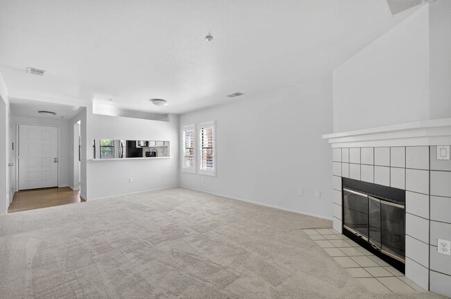 Building Photo - 1123 S Villa Way