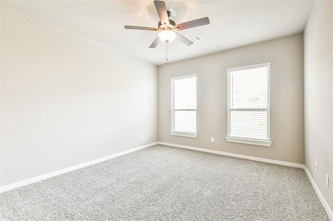 Building Photo - 9708 Grosbeak Ln