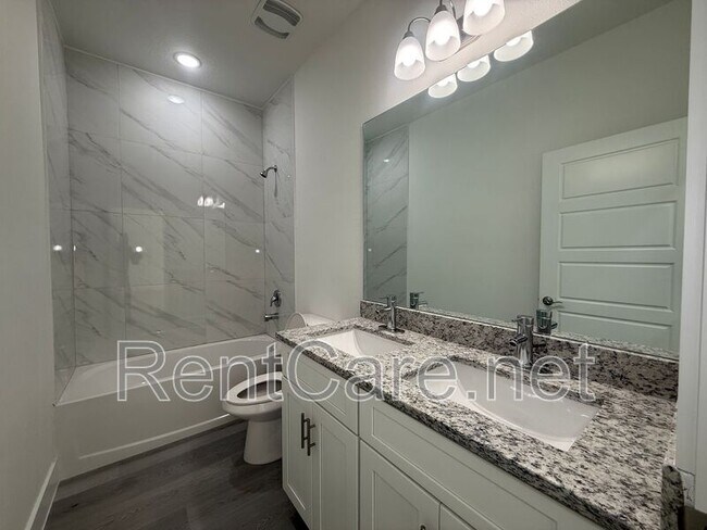 Building Photo - 10034 N Darwin Way