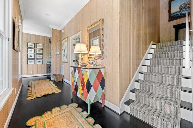 Building Photo - 64 Tradewind Ct