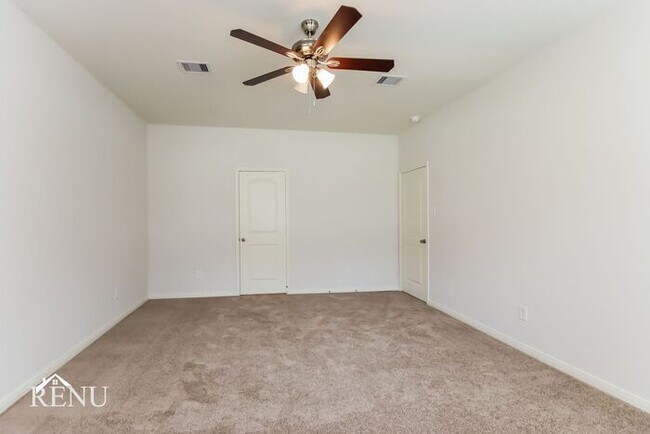 Building Photo - 10429 Sweetwater Creek Dr