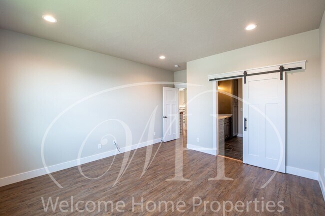 Building Photo - Garrison Duplex