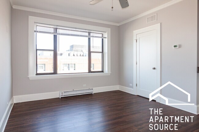 Building Photo - 817 W Lakeside Pl