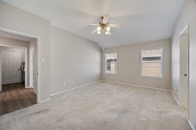 Building Photo - 2271 Fieldcrest Dr