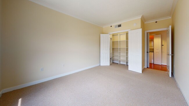 Building Photo - Chinatown 2 Bedroom 2 Bathroom In Amazing Centralized Building-Amenities Galore! Pets Welcomed!