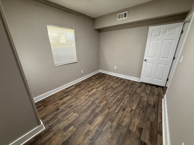 Building Photo - 741 E Trigg Ave