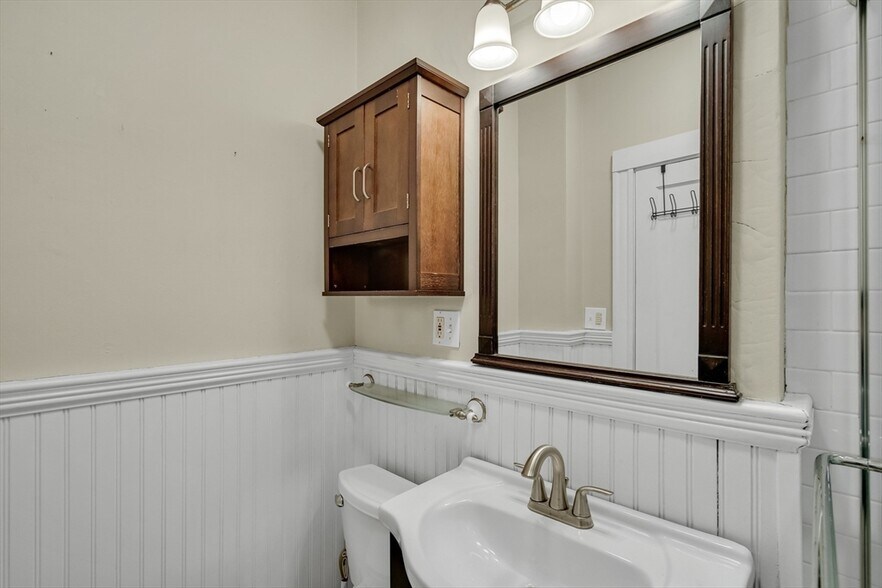 Building Photo - 315 Allston St