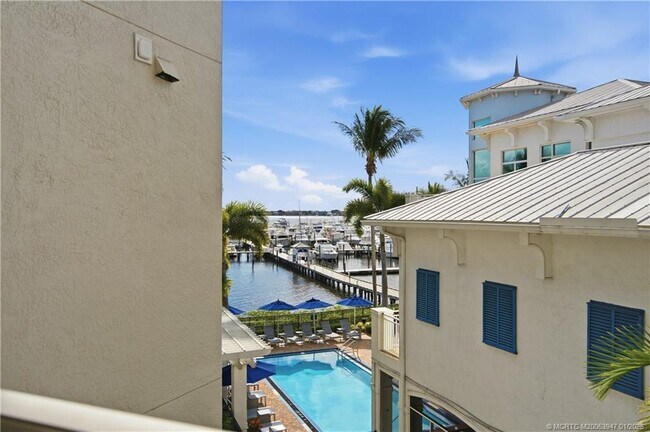 Building Photo - 975 NW Flagler Ave