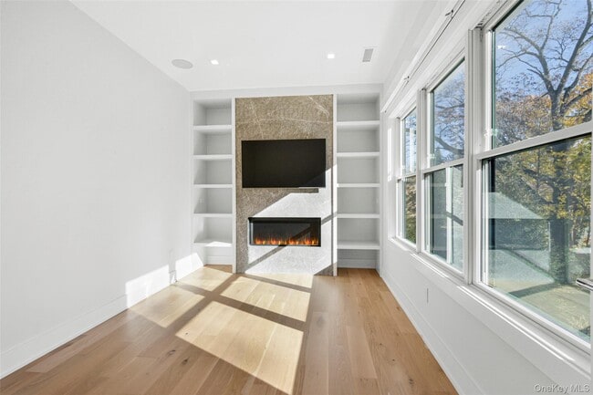 Building Photo - 65 Myrtle Blvd