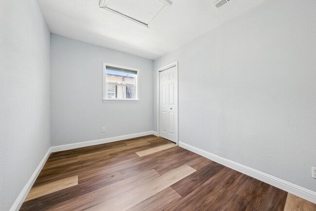 Building Photo - 5530 Laverne Ave