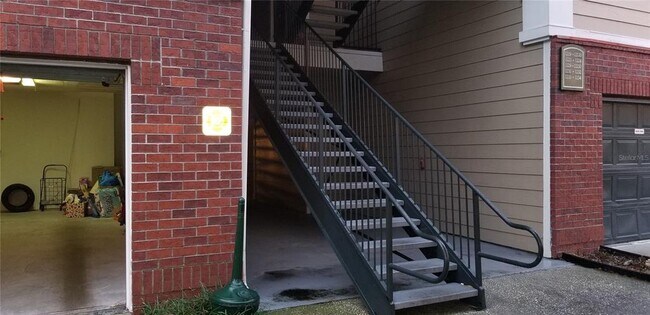 Building Photo - 13028 Plantation Park Cir