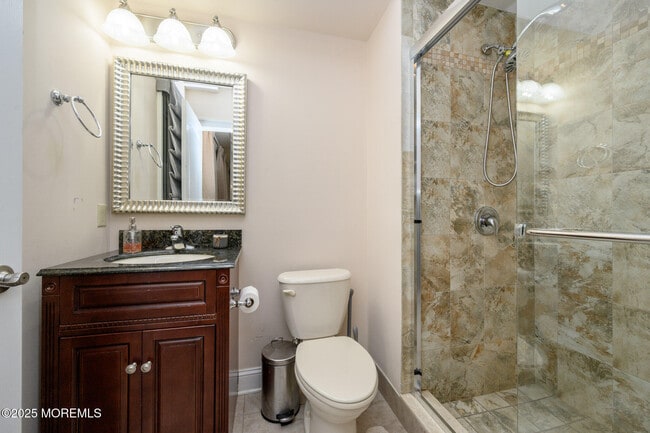 Building Photo - 25 White Oak Ln