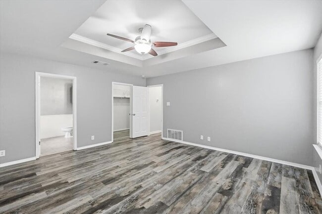 Building Photo - 1718 Lloydminister Way