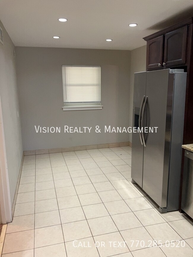 Building Photo - 1074 Rosedale Dr