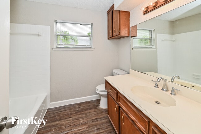 Building Photo - 13706 Oleoke Ln