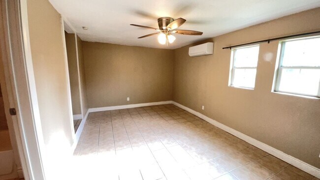 Building Photo - 2903 N U.S. Hwy 281