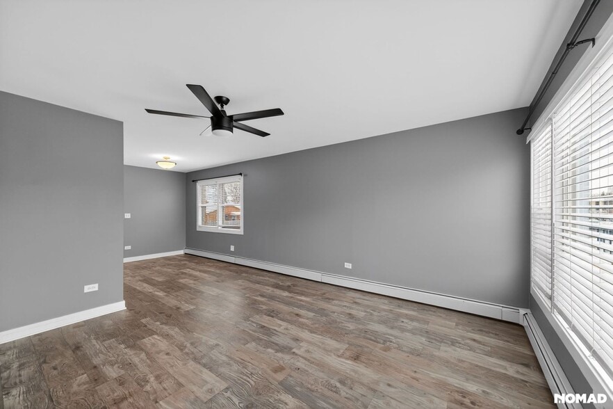 Building Photo - 7249 W Belmont Ave