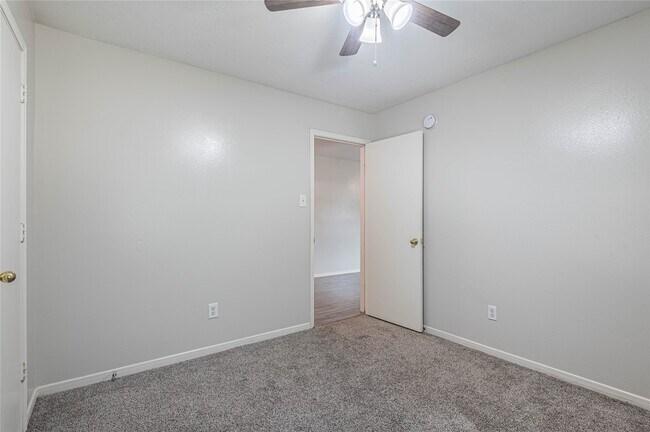 Building Photo - 22522 Heather Way Ct