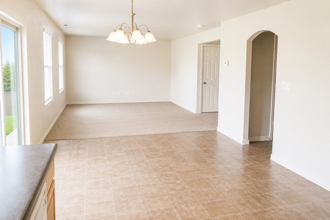 Building Photo - Lovely Home for Rent