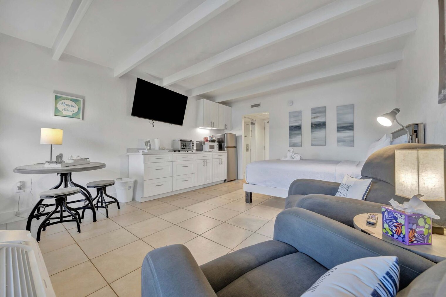 Building Photo - 611 Destiny Dr