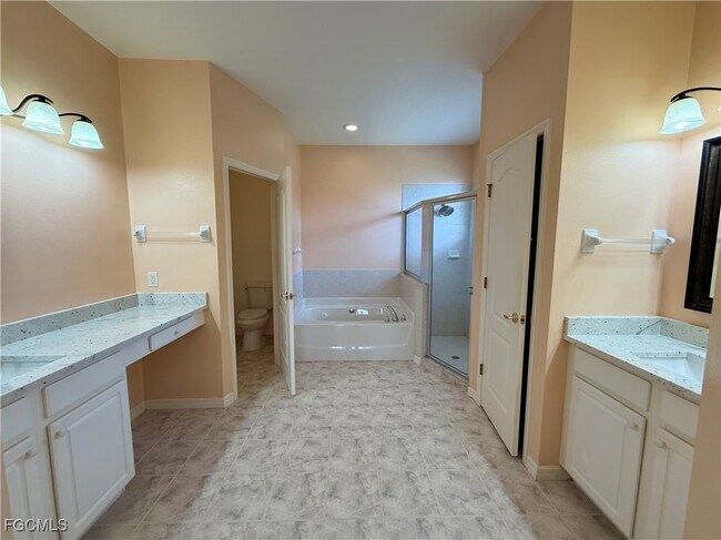 Building Photo - 1700 SW 30th Terrace