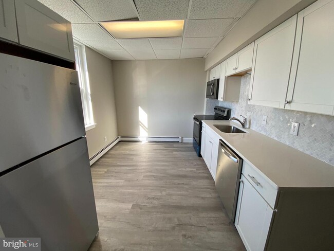 Building Photo - 1219 E Ridge Pike