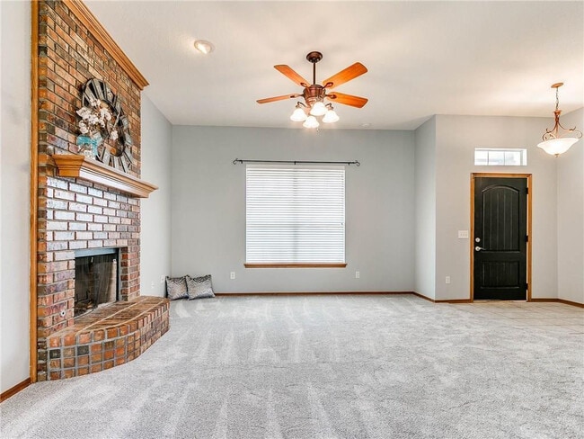 Building Photo - Beautiful 3 Bedroom 2 Bath Home In Choctaw!!!