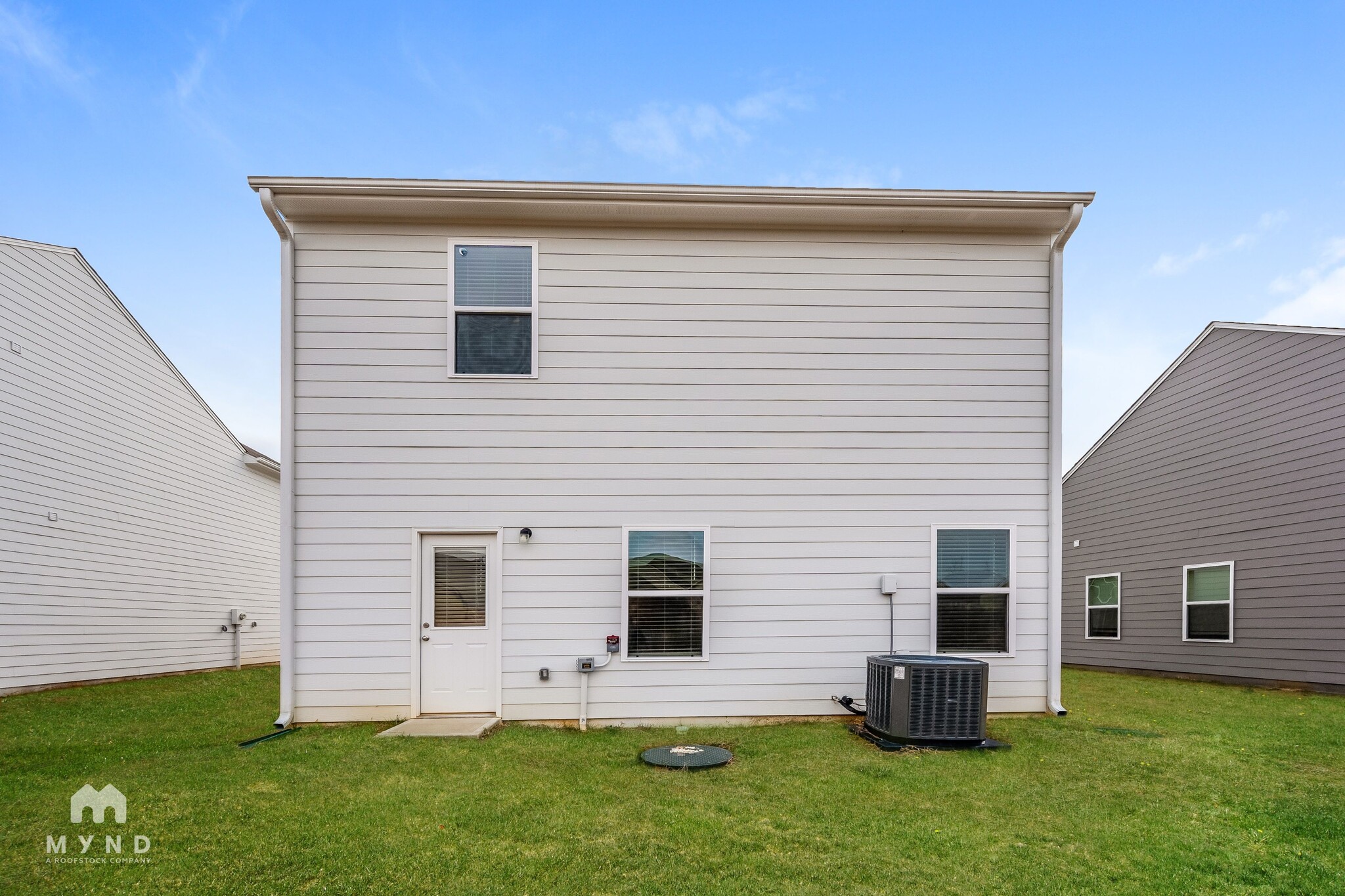 Building Photo - 525 Clover Cir