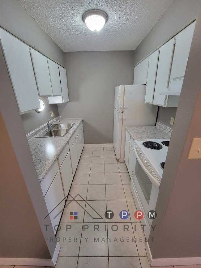 Building Photo - 2 Bedroom | 1 Bathroom Unit in Dysart Avai...