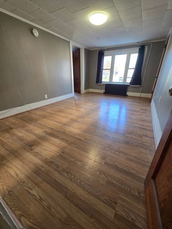 Building Photo - 98 Main, Unit #1