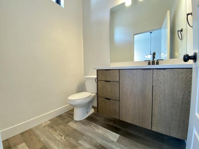 Building Photo - Draper townhome with VIEWS!
