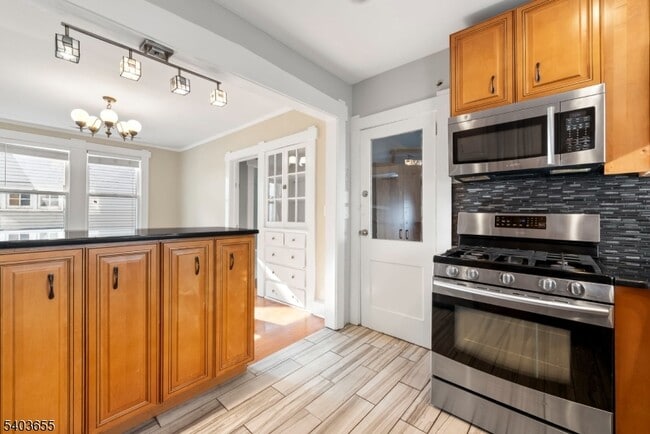 Building Photo - 226 Park St