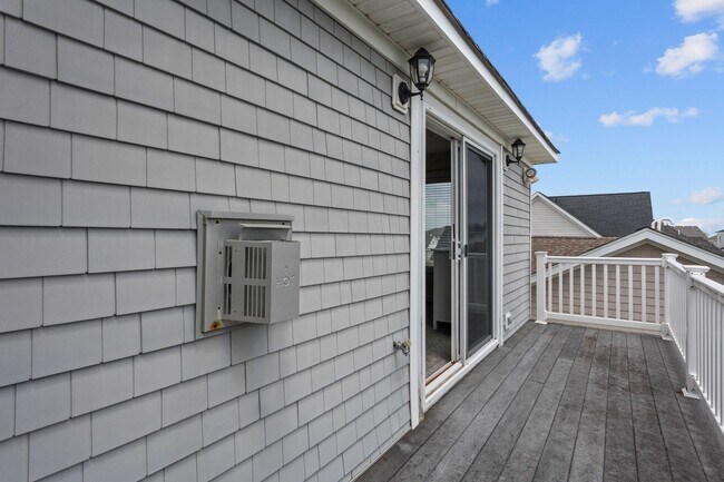 Building Photo - Welcome to your dream home in Norfolk, Virginia!