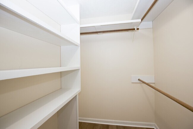 Building Photo - 330 Conifer Dr