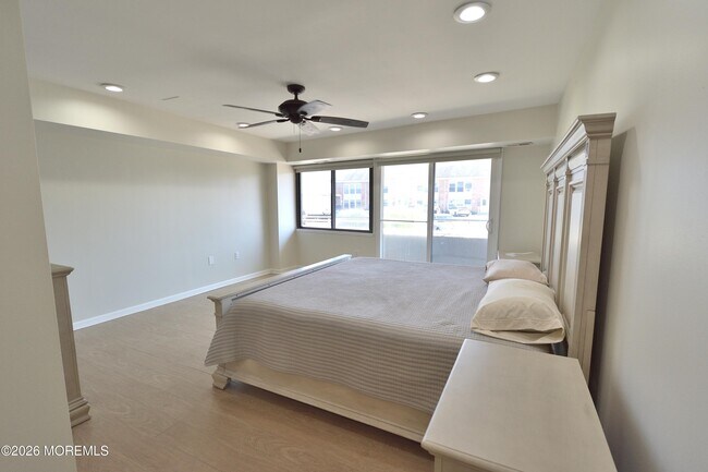 Building Photo - 525 Ocean Blvd