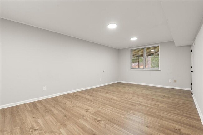Building Photo - 3220 Casteel Rd