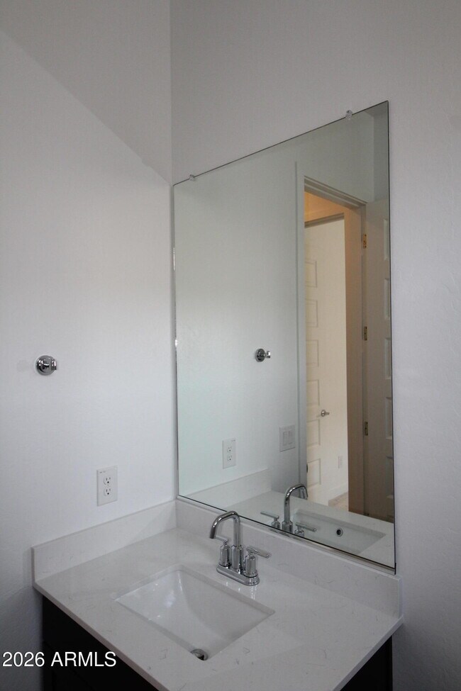 Building Photo - 3831 E Rainbow Dr