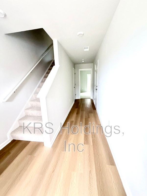 Building Photo - 315 Oldfield Dr