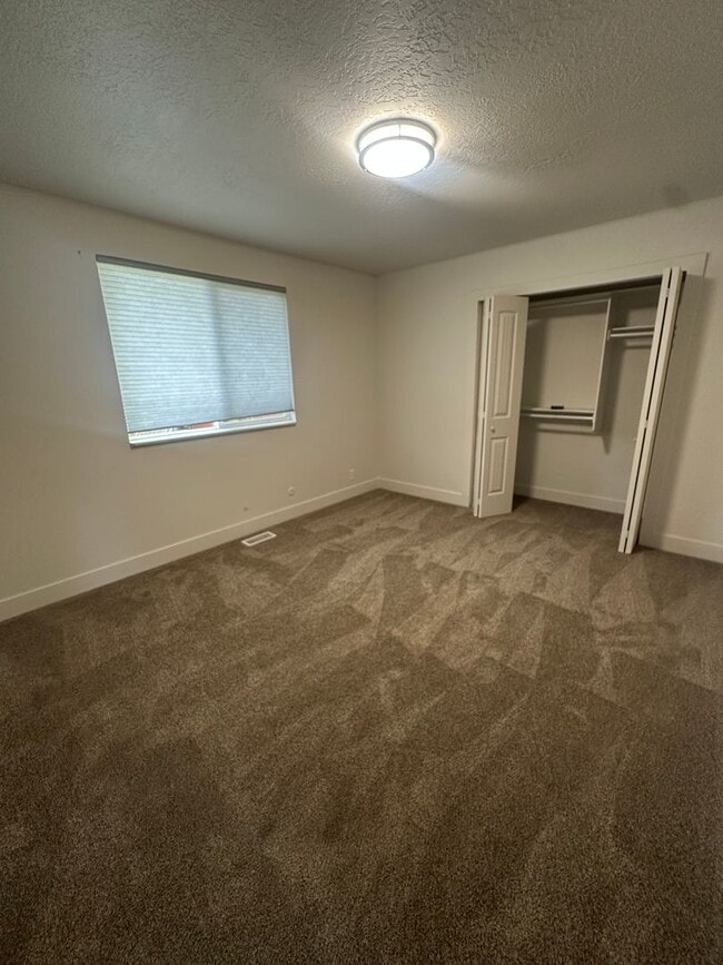 Building Photo - Beautiful home in Salt Lake!!